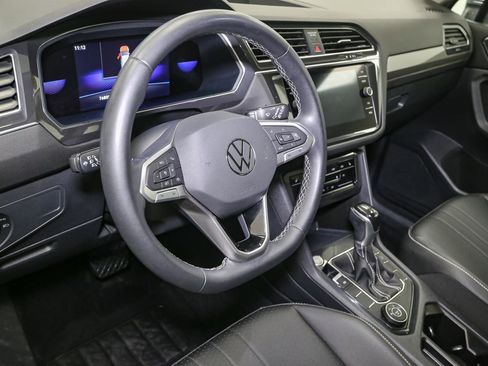 Used 2022 Volkswagen Tiguan SE image 24