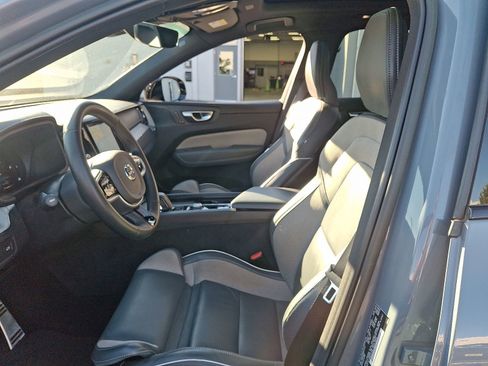 Certified 2022 Volvo XC60 B6 R-Design w/ Advanced Package image 13