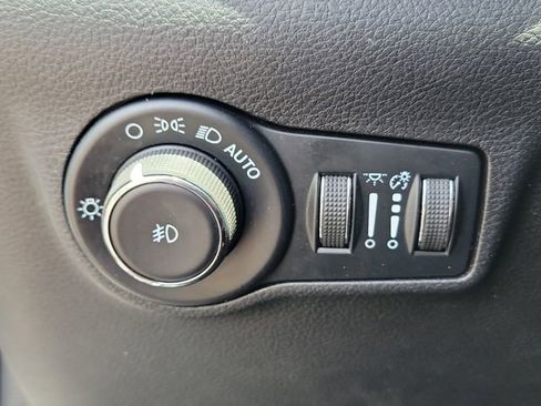 Used 2024 Jeep Compass Latitude AWD/4WD image 23
