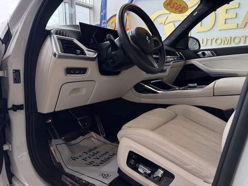 Used 2024 BMW X7 xDrive40i w/ Executive Package image 8