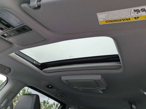 Used 2023 Honda Odyssey Touring image 23