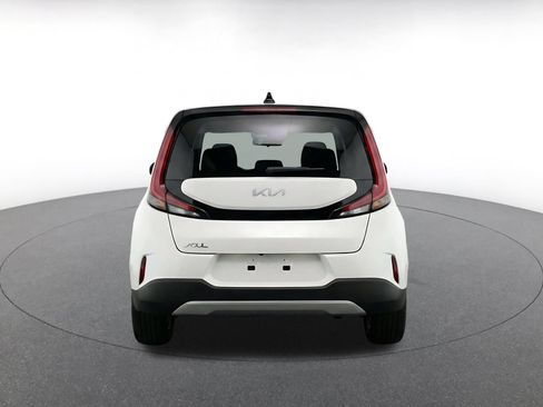 Used 2025 Kia Soul LX w/ LX Technology Package FWD image 6
