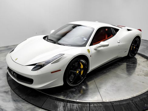Used 2015 Ferrari 458 Italia Coupe image 4