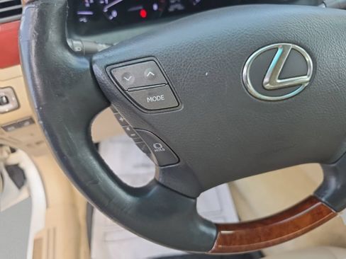 Used 2012 Lexus LS 460 w/ Comfort Pkg RWD image 13