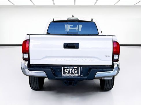 Used 2021 Toyota Tacoma SR5 RWD image 5