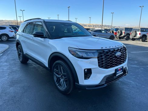 New 2026 Ford Explorer ST-Line w/ ST-Line Street Pack image 5