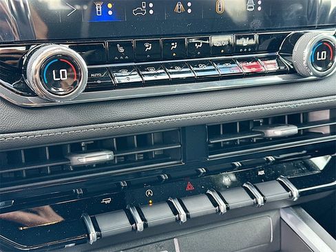 New 2025 Chevrolet Colorado LT w/ LT Convenience Package image 11