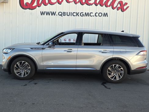 Used 2023 Lincoln Aviator Standard w/ Elements Package image 5