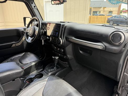 Used 2016 Jeep Wrangler Sport AWD/4WD image 4