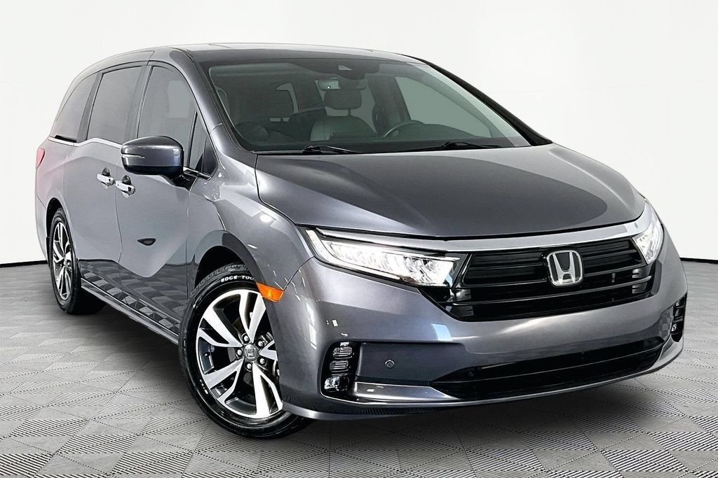 Used 2024 Honda Odyssey Touring image 1