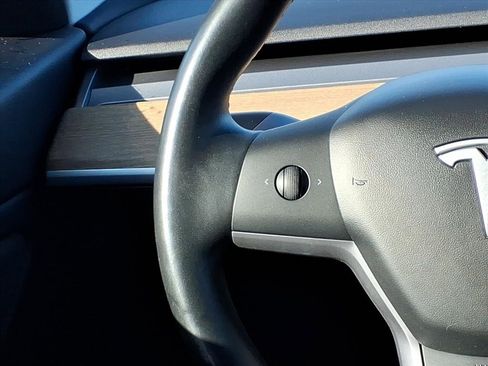 Used 2019 Tesla Model 3 Standard Range Plus image 25