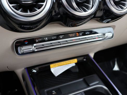 New 2025 Mercedes-Benz GLB 250 image 45