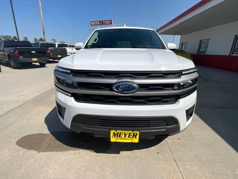 Used 2022 Ford Expedition Max XLT AWD/4WD image 3