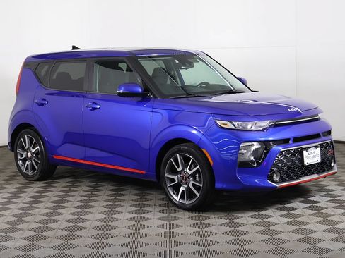 Used 2022 Kia Soul GT-Line FWD image 2