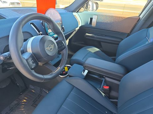 Certified 2025 MINI Cooper Countryman S w/ Comfort Package Max image 18