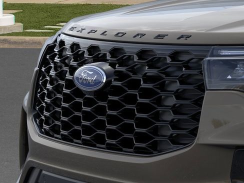Used 2026 Ford Explorer ST-Line w/ ST-Line Street Pack AWD/4WD image 17