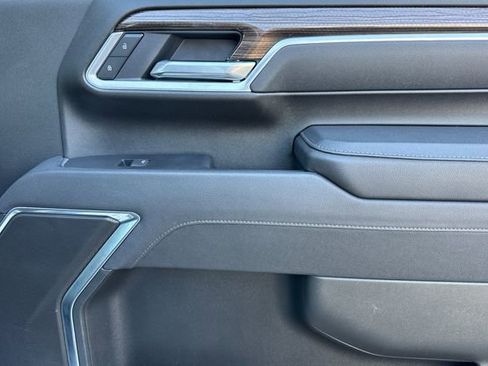 Used 2025 Chevrolet Silverado 2500 LT w/ Convenience Package image 21