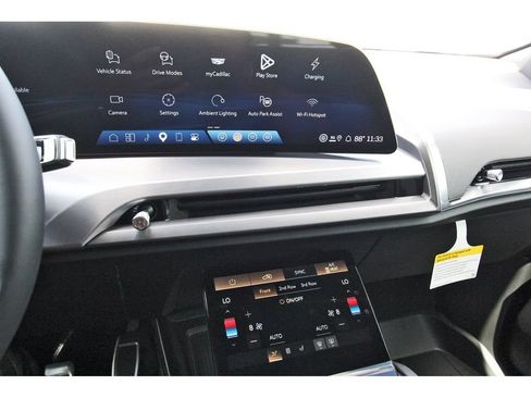New 2027 Cadillac Vistiq Luxury AWD/4WD image 17