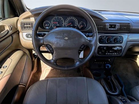 Used 2004 Chrysler Sebring LXi image 6