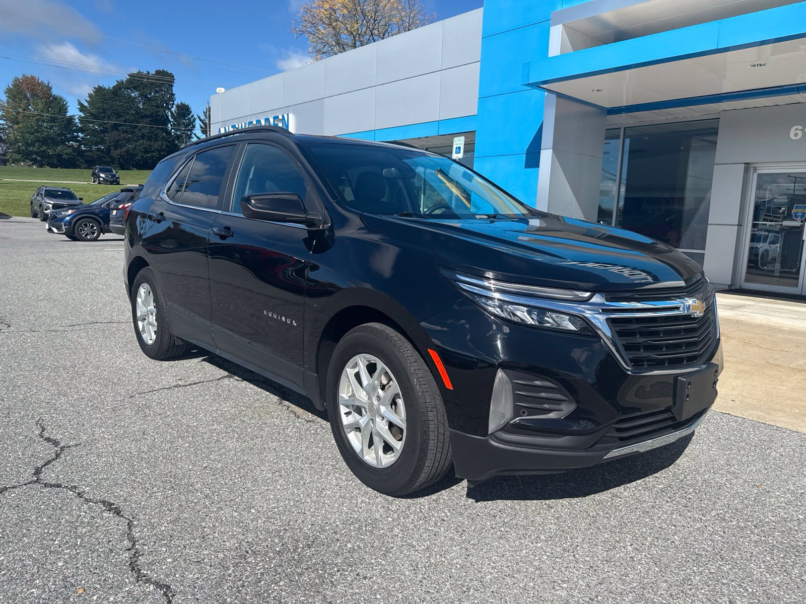 Used 2023 Chevrolet Equinox LT FWD image 3