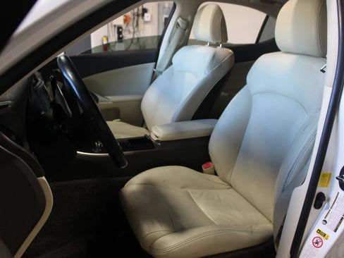 Used 2013 Lexus IS 250 RWD image 19