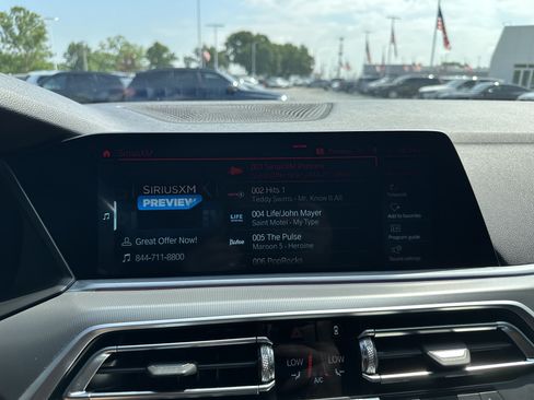 Used 2019 BMW X5 xDrive40i w/ M Sport Package AWD/4WD image 24
