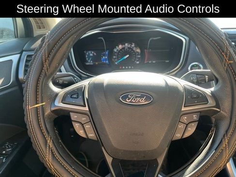 Used 2017 Ford Fusion SE image 9