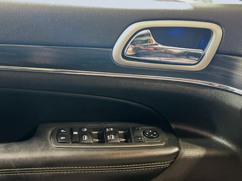 Used 2020 Jeep Grand Cherokee Limited w/ Luxury Group II RWD image 14
