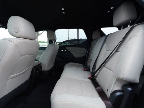 Used 2022 Chevrolet Traverse LS FWD image 20