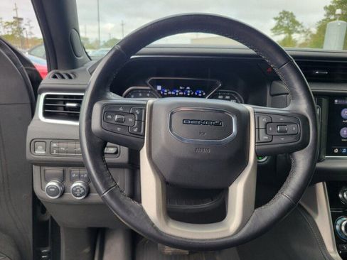 Used 2021 GMC Yukon XL Denali image 10