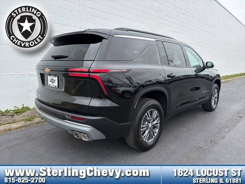 Used 2026 Chevrolet Traverse LT AWD/4WD image 4