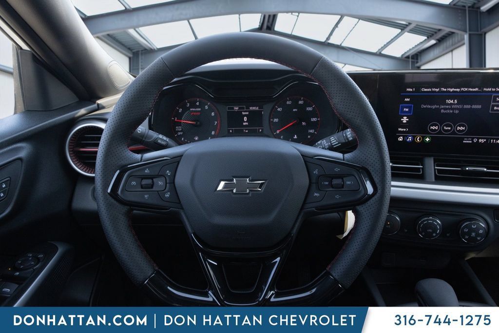 New 2026 Chevrolet Trax RS w/ Sunroof Package FWD image 5