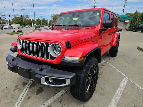 Certified 2025 Jeep Wrangler Unlimited Sahara w/ Safety Group AWD/4WD image 6