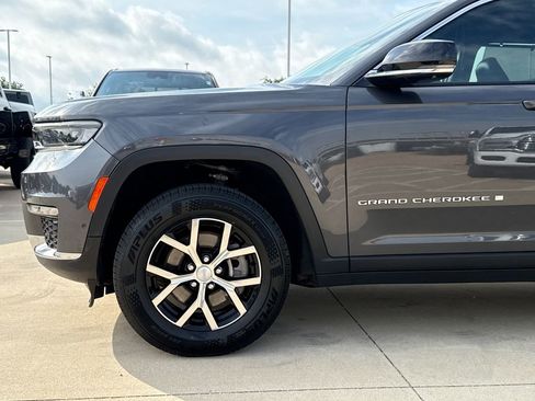 Used 2024 Jeep Grand Cherokee L Limited w/ Luxury Tech Group II AWD/4WD image 5