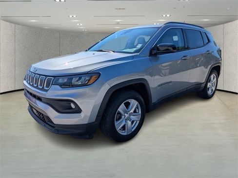Used 2022 Jeep Compass Latitude image 7