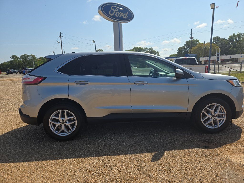 Used 2024 Ford Edge SEL AWD/4WD image 6