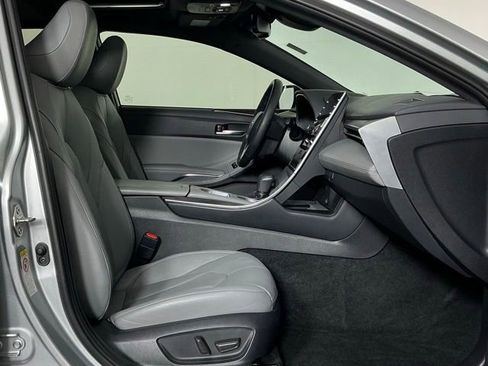 Used 2019 Toyota Avalon XLE w/ Moonroof Package FWD image 28