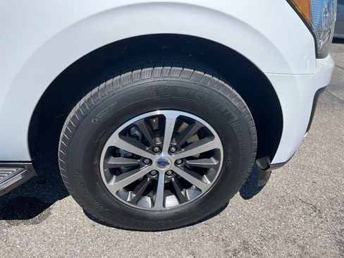 Used 2018 Ford Expedition XLT w/ Equipment Group 202A RWD image 47