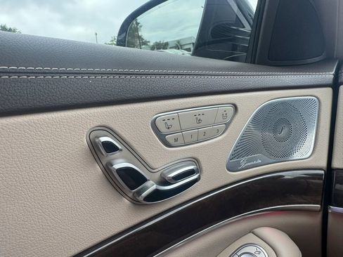 Used 2019 Mercedes-Benz S 560 4MATIC Sedan image 27