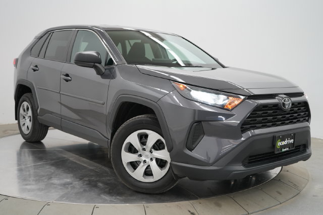 Used 2022 Toyota RAV4 LE AWD/4WD image 3