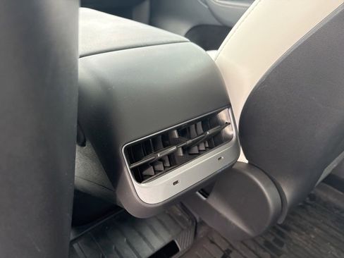 Used 2023 Tesla Model Y Long Range AWD/4WD image 18