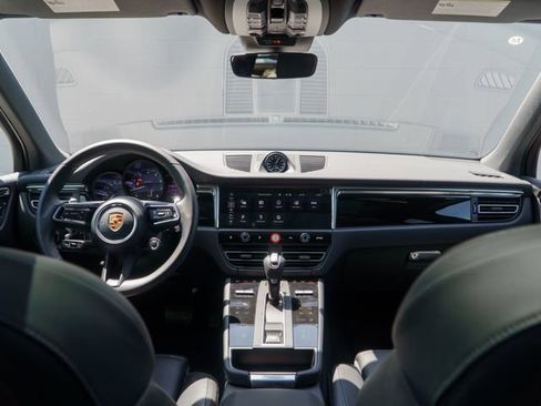 Certified 2026 Porsche Macan AWD/4WD image 21