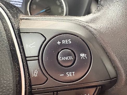 Used 2020 Toyota RAV4 XLE w/ Convenience Package AWD/4WD image 16