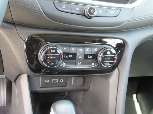 Used 2022 Buick Encore GX Select w/ Safety Package II image 22