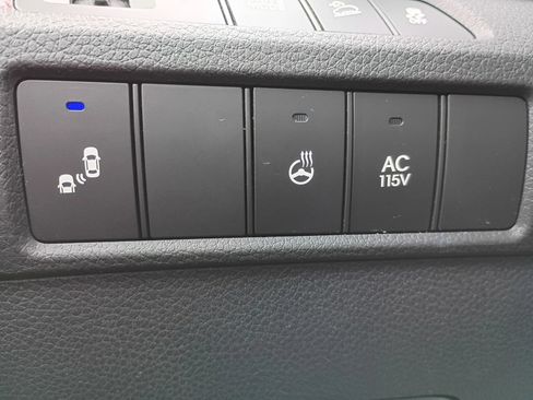 Used 2017 Hyundai Santa Fe Limited FWD image 16