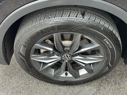 Used 2023 Volkswagen Tiguan SE w/ Panoramic Sunroof Package AWD/4WD image 33