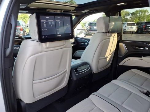 Used 2021 Cadillac Escalade Sport w/ Driver Assist Tech Package AWD/4WD image 17
