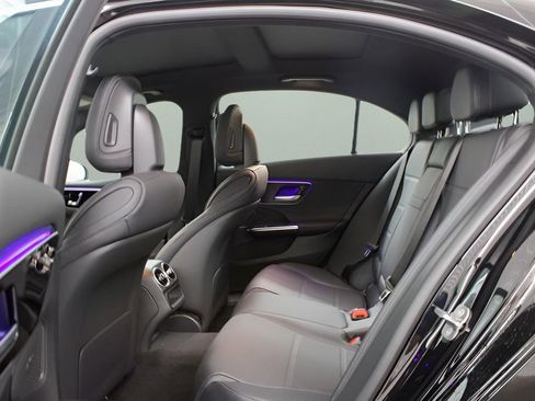 Used 2025 Mercedes-Benz C 300 Sedan image 3