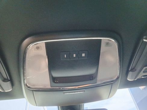 Used 2022 Dodge Charger R/T w/ Driver Convenience Group image 6