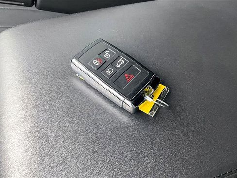 Used 2023 Land Rover Range Rover SE image 10